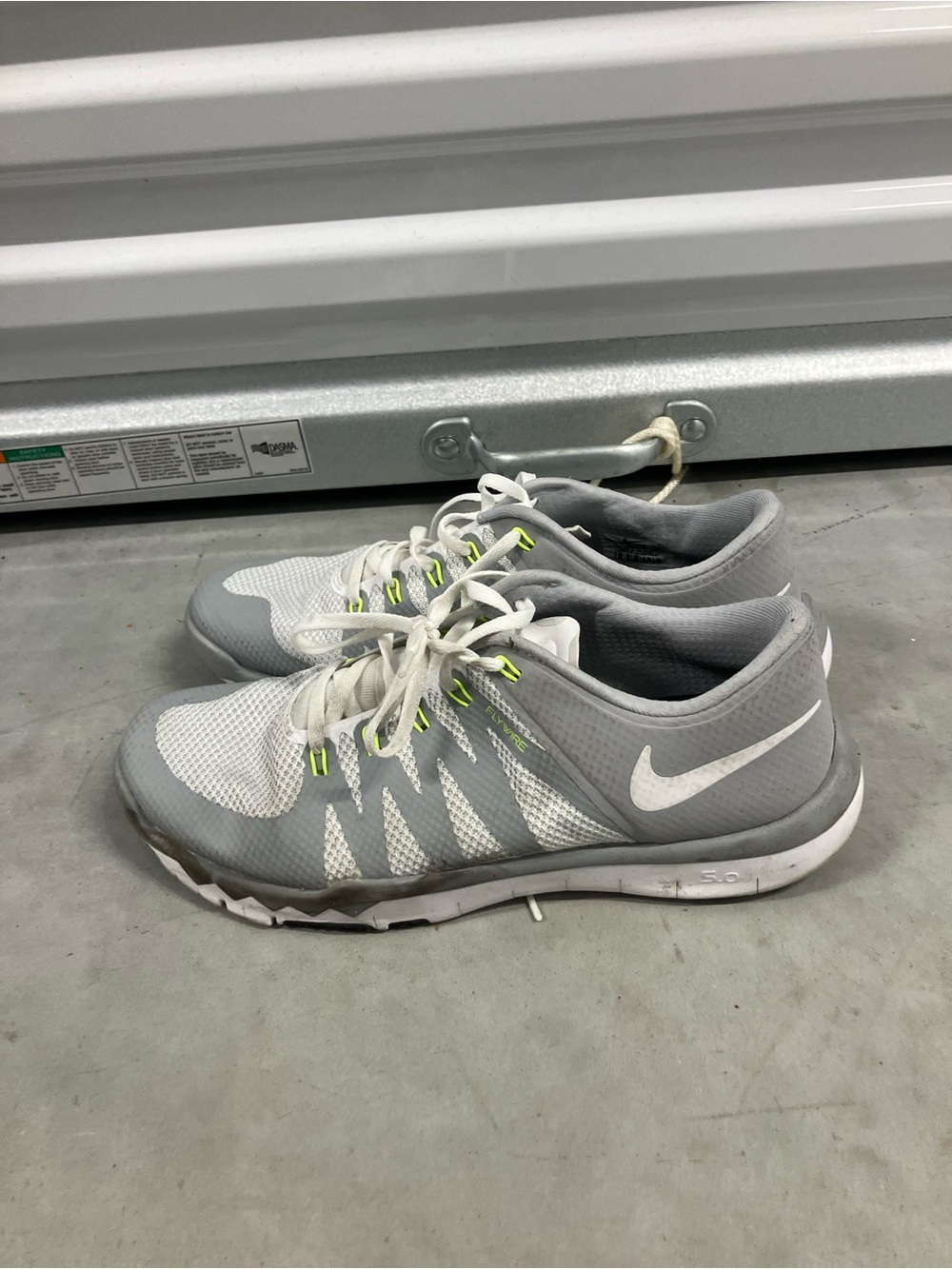 Nike Free Trainer 5.0 V6 Mens 11 Grey white Athletic Shoes Sneakers 723939-48